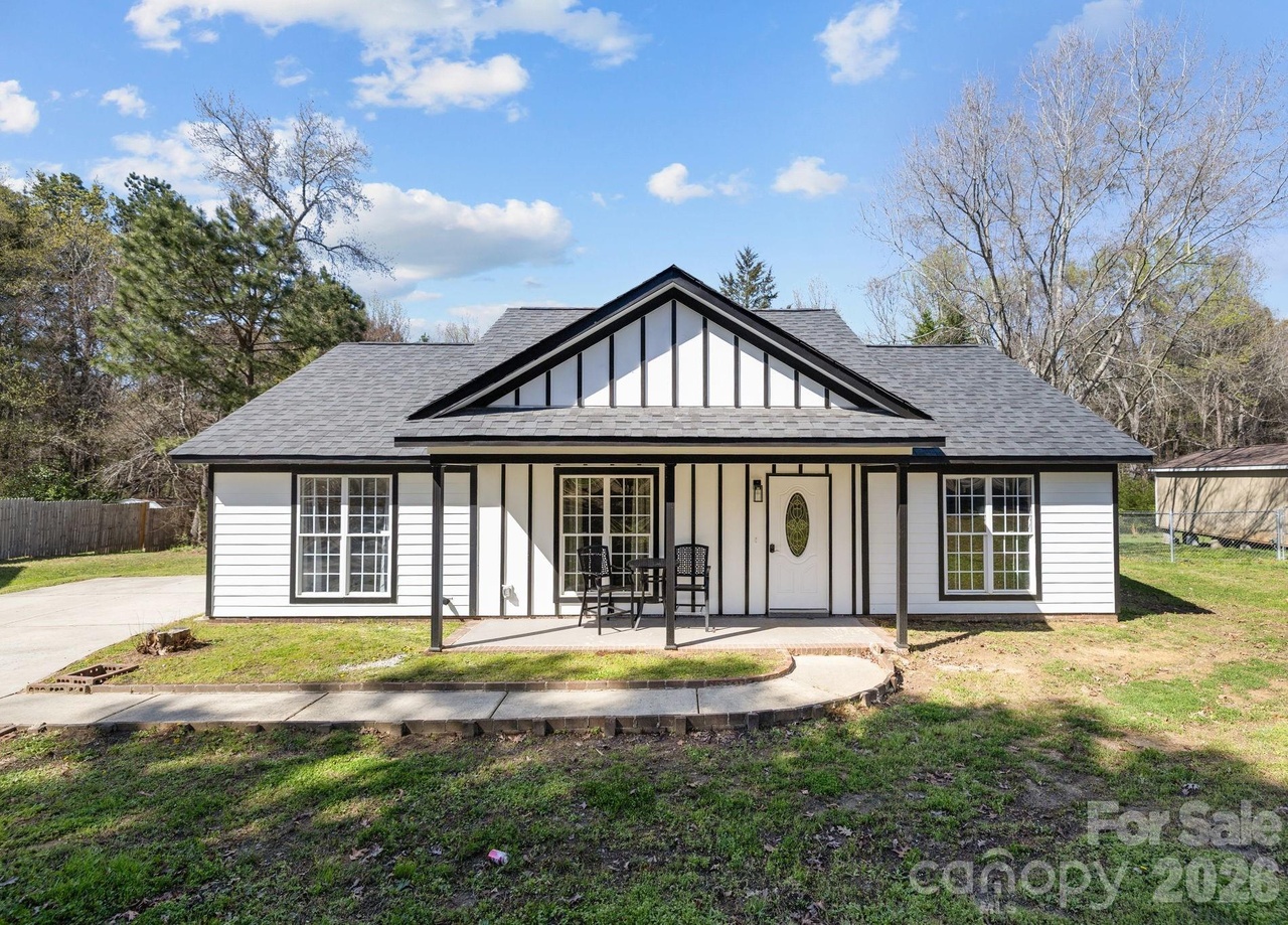 1012 Crescent Way, Wingate NC